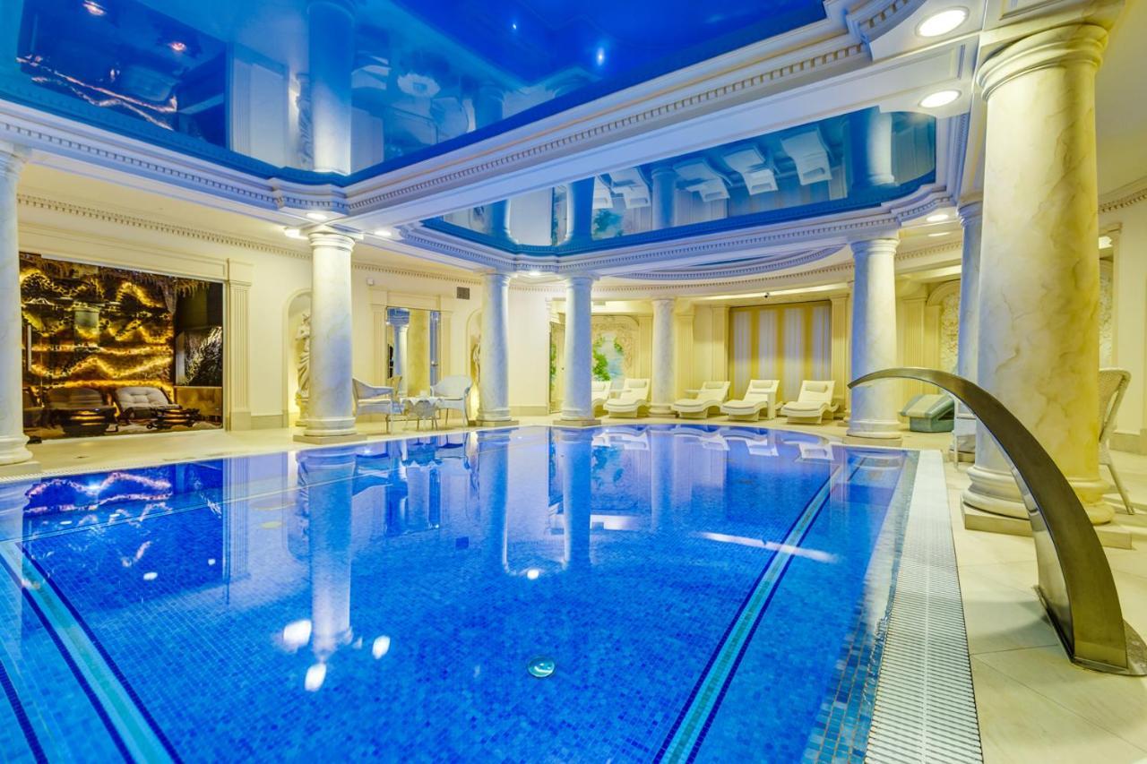 Palacyk Otrebusy Business & Spa Exteriér fotografie