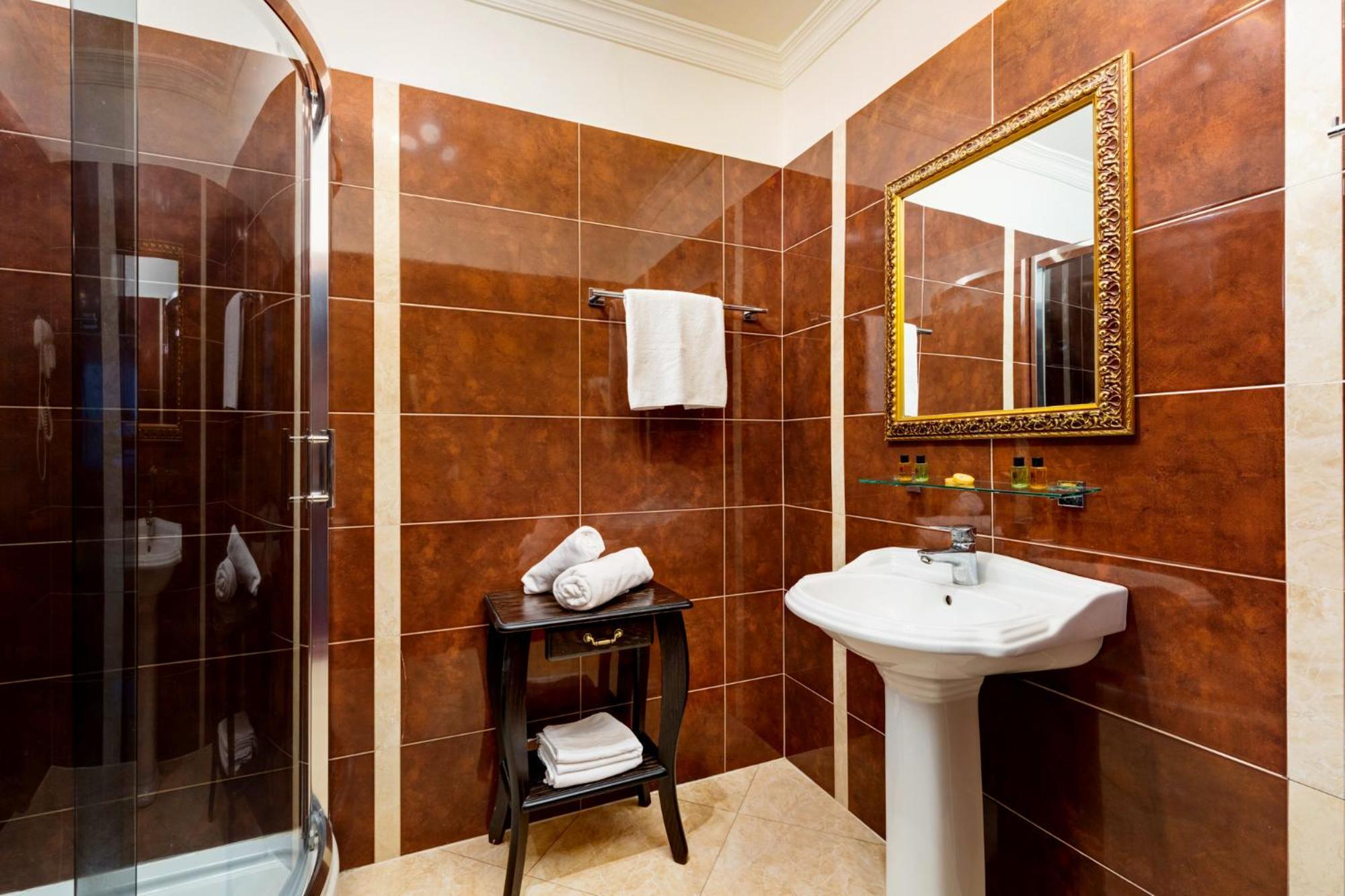 Palacyk Otrebusy Business & Spa Exteriér fotografie